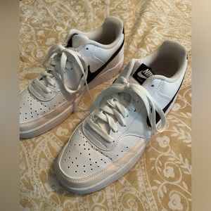 Nike all leather women’s tennis shoes